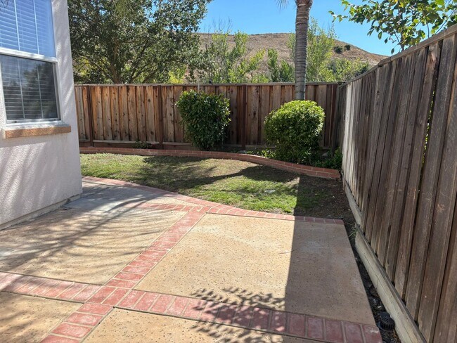 Building Photo - Spacious 4 bed/3 bath home in San Ramon