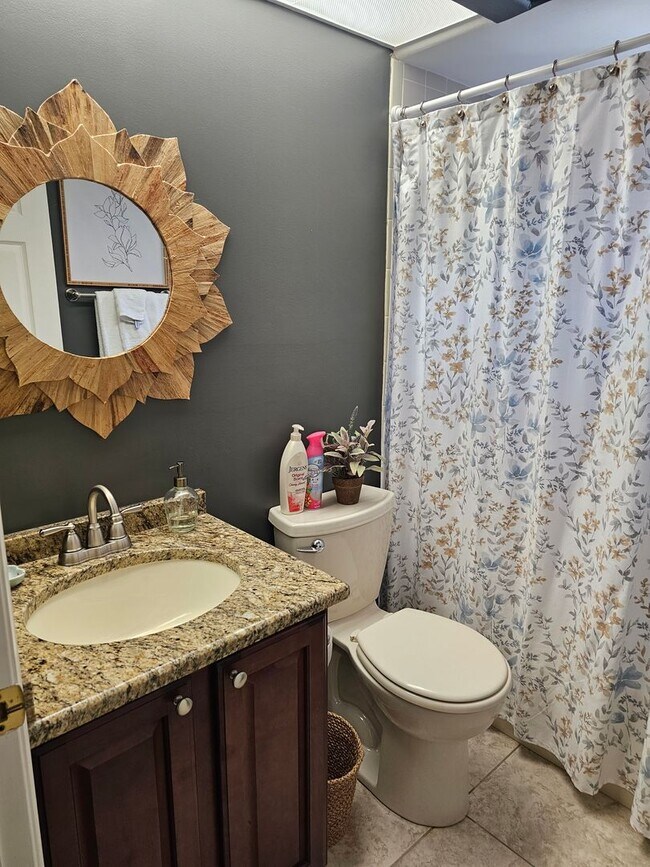 Building Photo - Available at a discounted rate - Furnished 3BR/2BA second floor condo in Worthington!