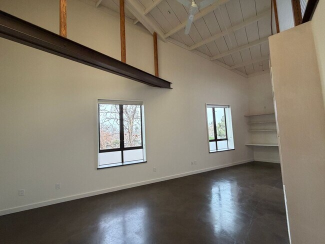 Building Photo - Contemporary, Large 1br/1ba Apt. Near Ashby BART