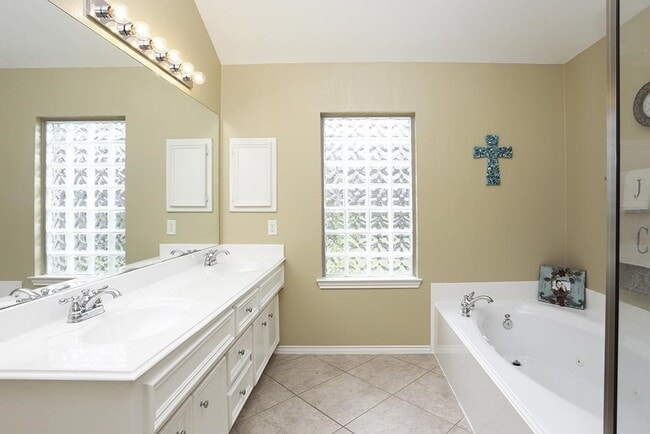 Building Photo - 26634 Clear Mill Ln