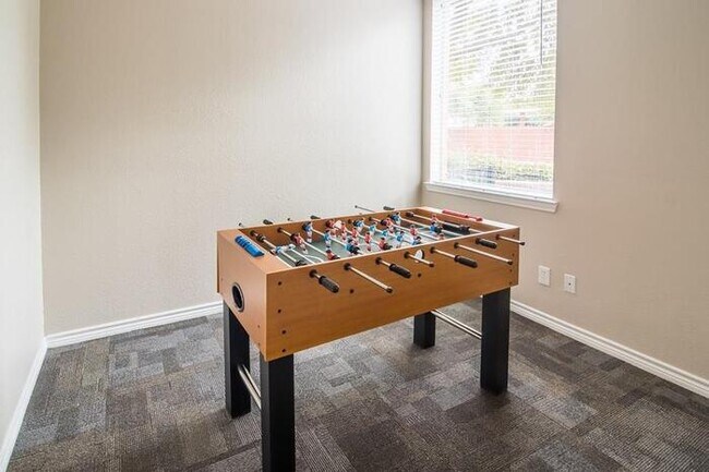 Building Photo - 7825 McCallum Blvd