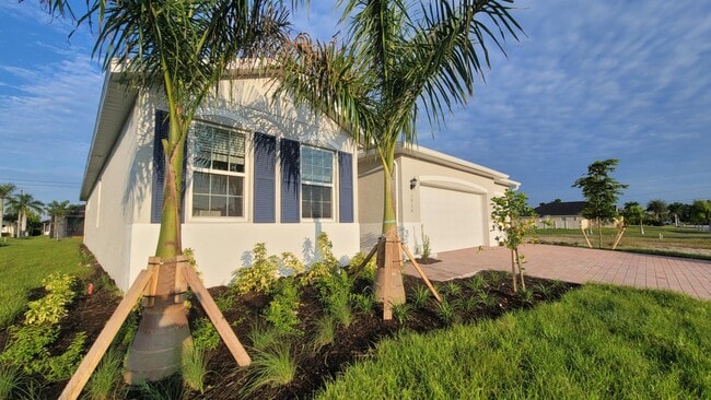 Building Photo - 3930 SW 16th Pl