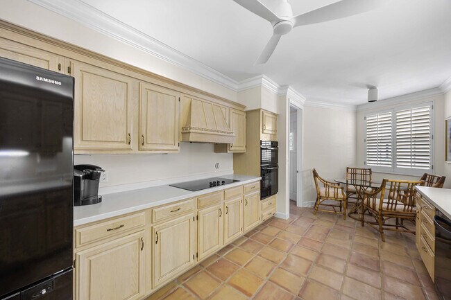 Building Photo - 828 Hideaway Cir E