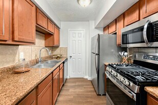 Building Photo - Legend Oaks Apartments