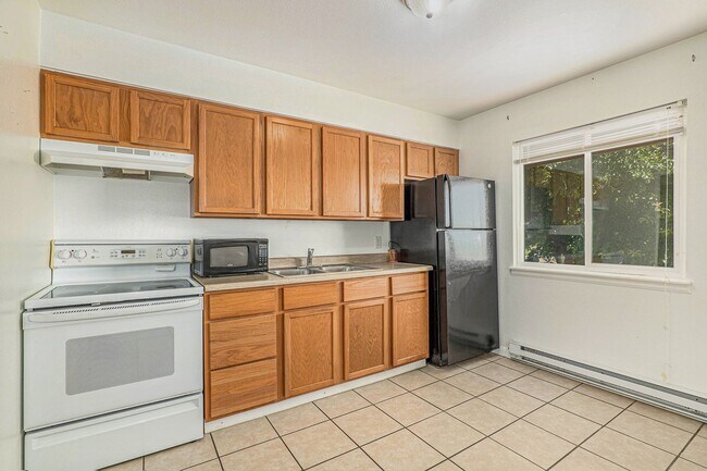Building Photo - Duplex in Pueblo West!