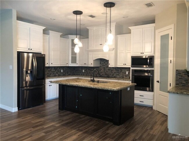 Building Photo - 25 Cornell Ave