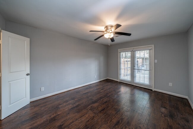 Building Photo - 1907 Ashford Hollow Ln