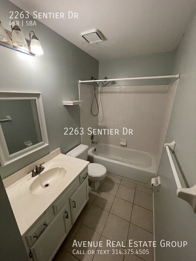 Building Photo - 2263 Sentier Dr