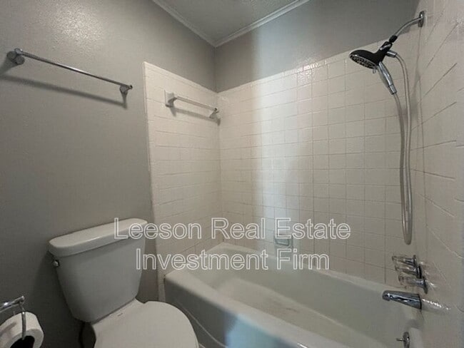 Building Photo - 5410 Mary Dr