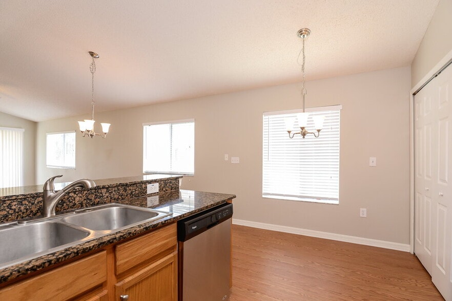 Building Photo - 12926 Fieldmoor Ct