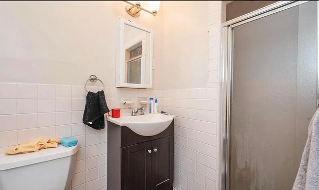 Building Photo - 413 N 33rd St