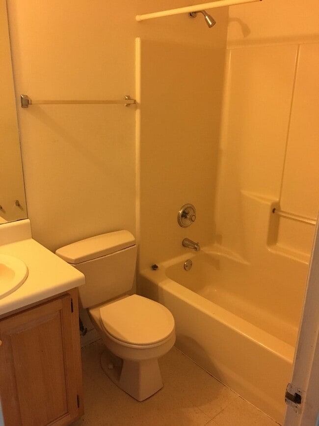 Building Photo - 2BR/2BA Duplex – Hassle-Free Living with Lawn Care Included