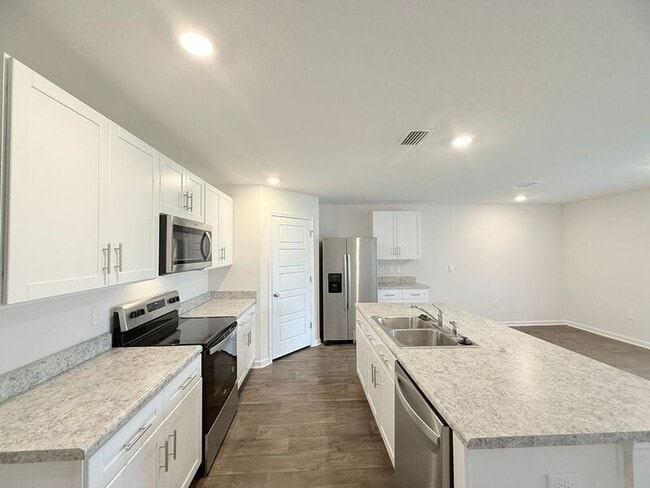 Building Photo - 5970 Smarty Jones Wy