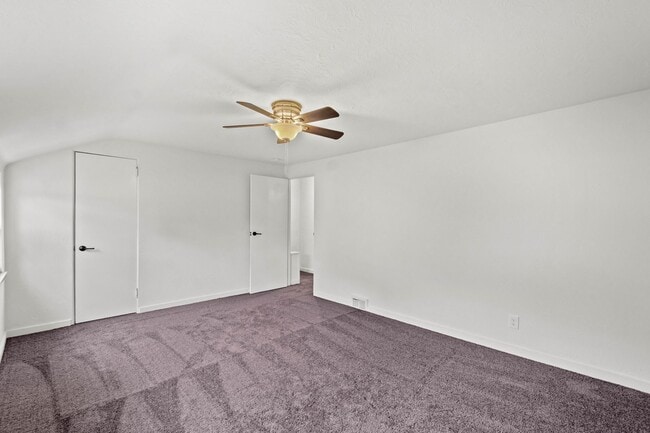 Building Photo - AVAILABLE OCT 1ST!! GORGEOUS 2 BEDROOM HOU...