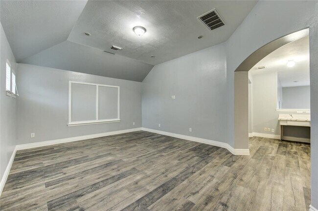 Building Photo - 5002 Laura Lee Ln