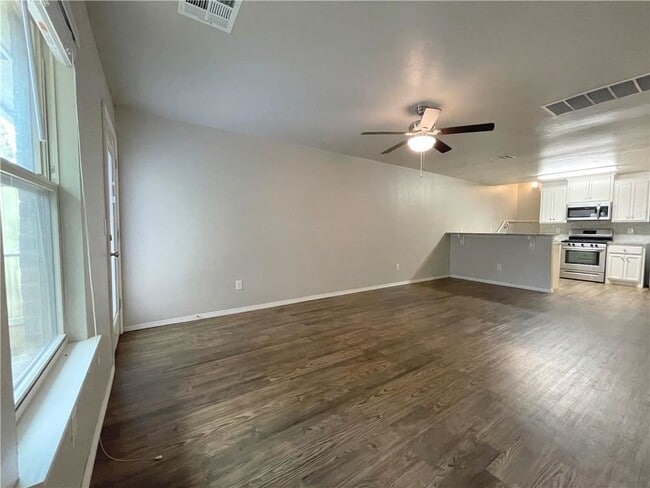 Building Photo - 2117 Buena Vida Ln