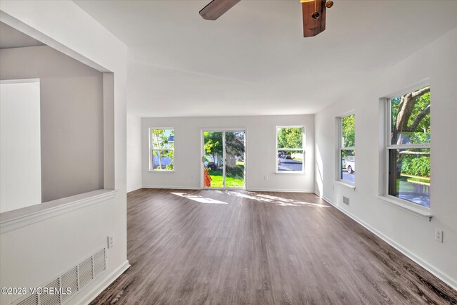 Building Photo - 6 Esplanade Way