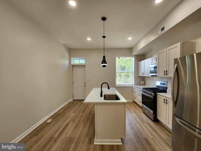 Building Photo - 2126 McCulloh St
