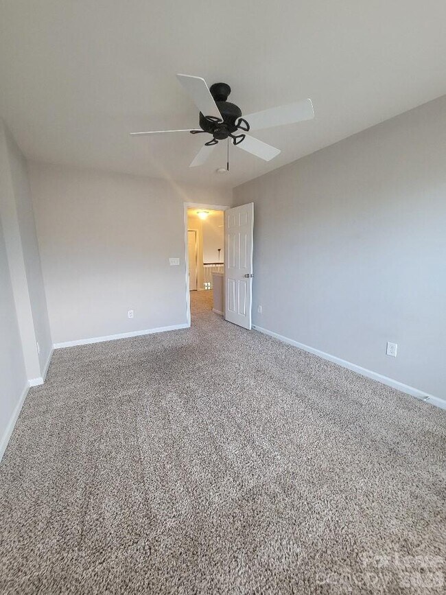 Building Photo - 2339 Whitford Ln