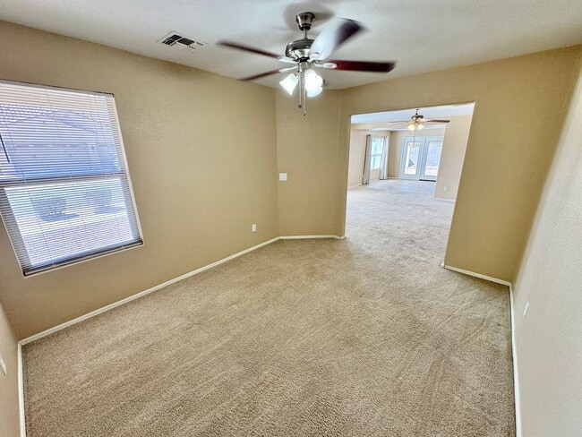 Building Photo - 3232 W Cavedale Dr