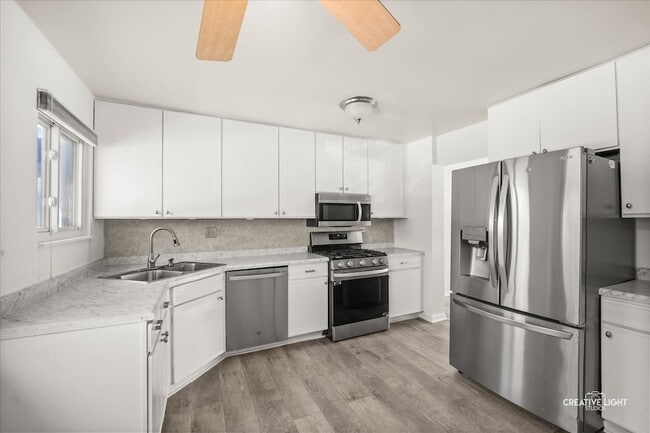 Building Photo - 772 Circle Dr