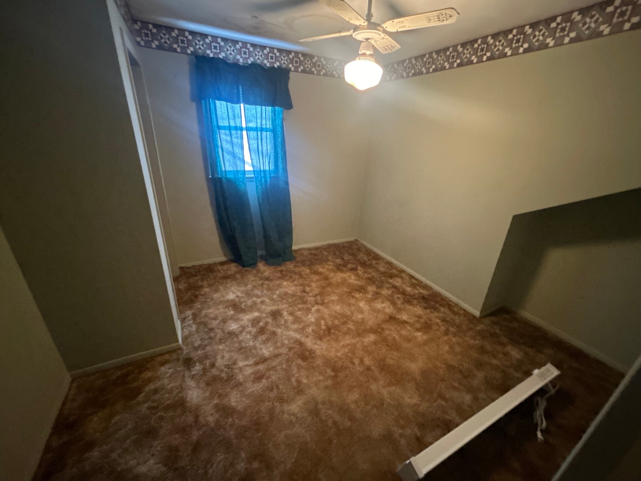 Building Photo - 195 Roland St