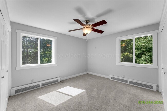 Building Photo - BEAUTIFUL 3 BEDROOM IN ALTO!