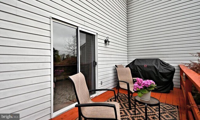 Building Photo - 800 Beacon Ct