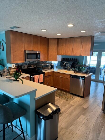 Building Photo - 7342 Uranus Dr