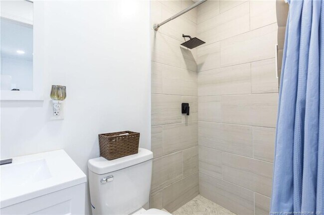Building Photo - 3230 Periwinkle Dr