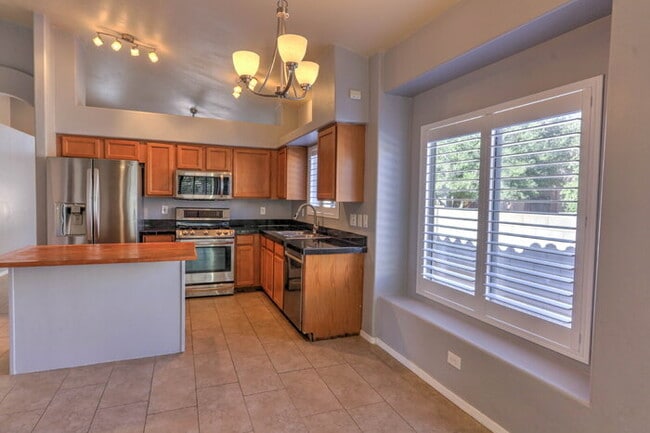 Building Photo - Rancho Sahuarita