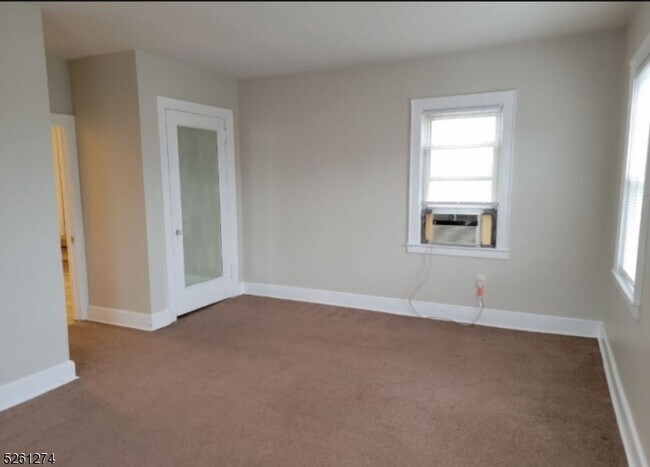 Building Photo - 55 Church St