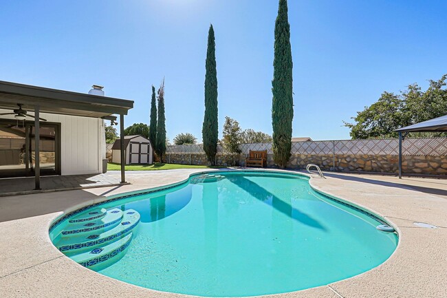 Building Photo - beautiful swimming pool and backyard oasis! fully remodeled home new appliances !