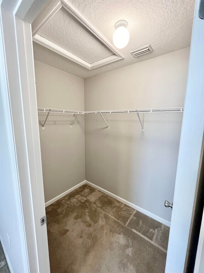 Building Photo - 150 Silver Fern Dr