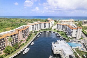 Building Photo - 2871 N Ocean Blvd