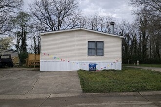 Building Photo - 12 Deerwood Park