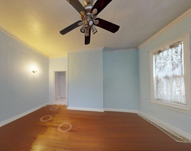 Building Photo - 20-22-22 Holmes St