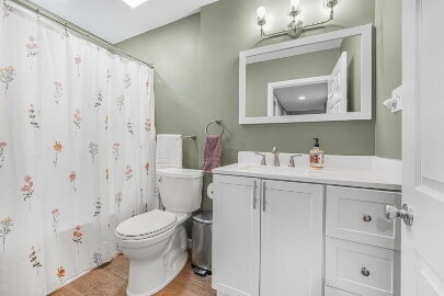 Building Photo - "Spacious 5-Bedroom Home with 3 Full Baths...
