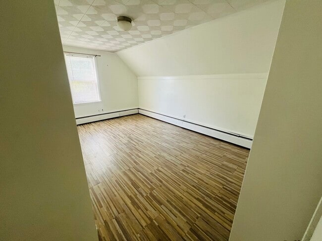 Building Photo - 524 Merrimack St