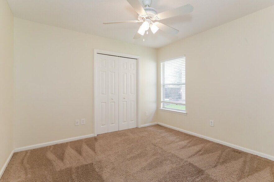 Building Photo - 3460 Live Oak Hollow Dr