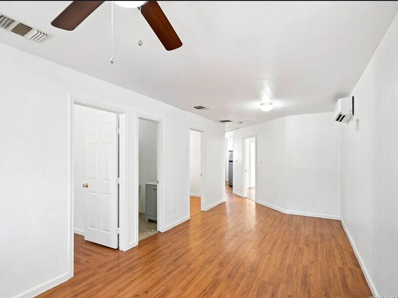 Building Photo - 508 Randall Ave