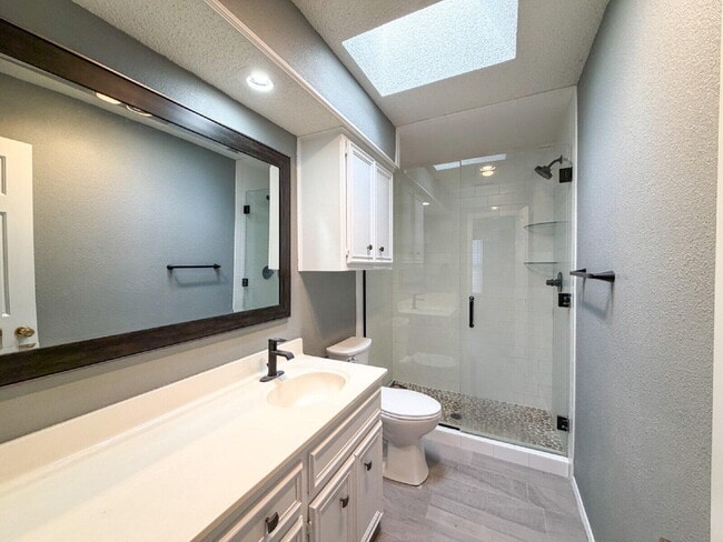 Building Photo - 9706 Aberdeen Ave