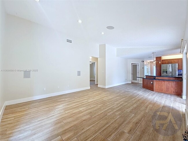 Building Photo - 15820 Sedgewyck Cir N