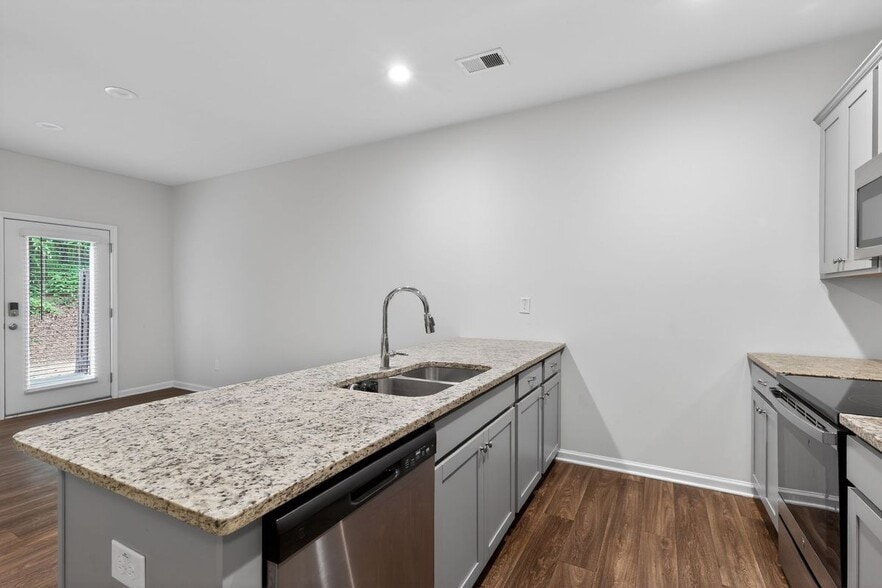 Building Photo - 3122 Meadowstone Ln SW