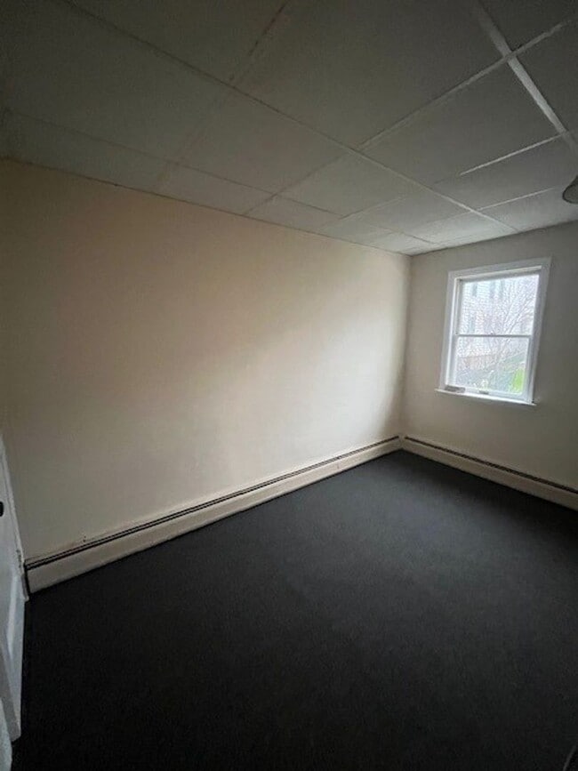 Building Photo - 3 bed 1 bath