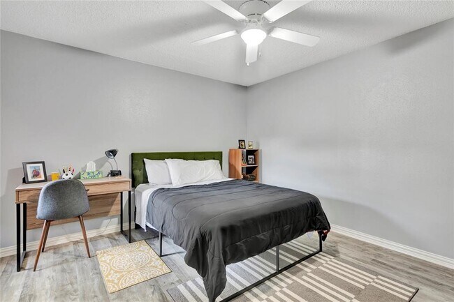 Building Photo - 2750 Holly Hall St