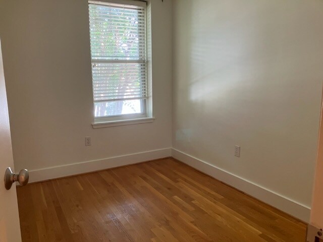 back bedroom - 1326 Emerald St NE