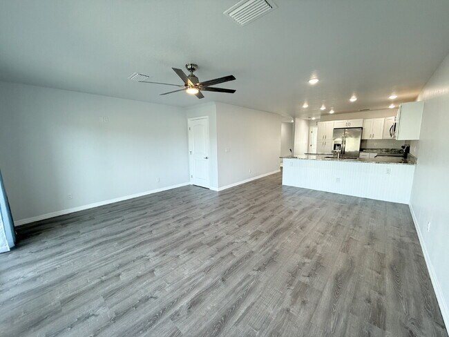 Building Photo - Waterfront 3 bedroom townhome with dock!