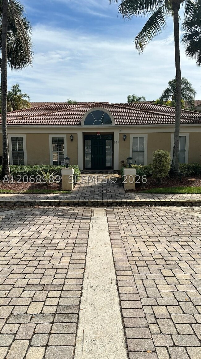Building Photo - 777 Riverside Dr