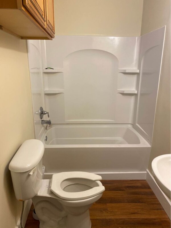 Building Photo - 724 W Main St